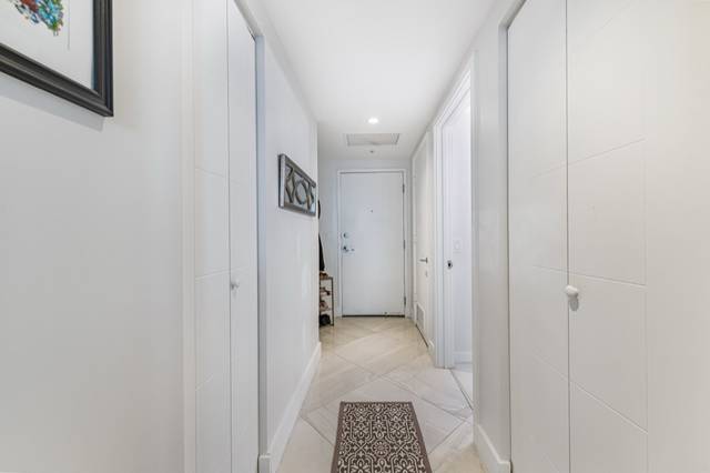 1010 sw 2nd ave 1608, photograph 5