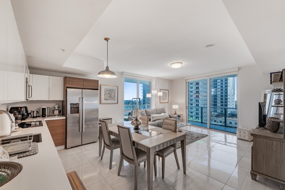 1010 sw 2nd ave 1608, photograph 8