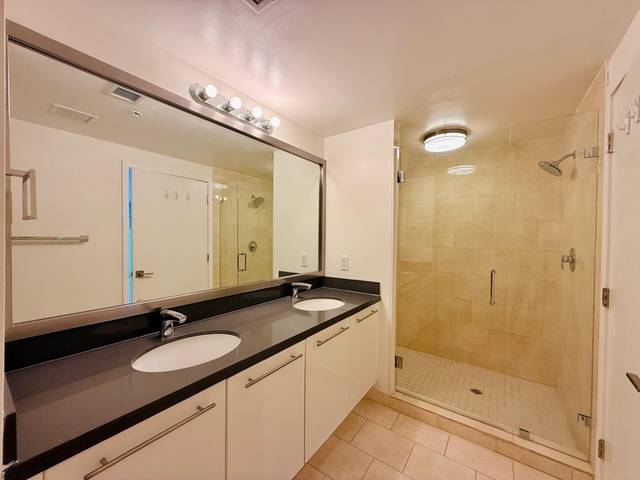 90 sw 3rd st 3306, photograph 10