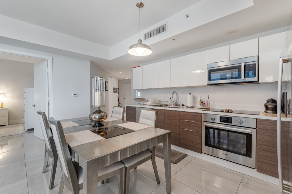 1010 sw 2nd ave 1608, photograph 11