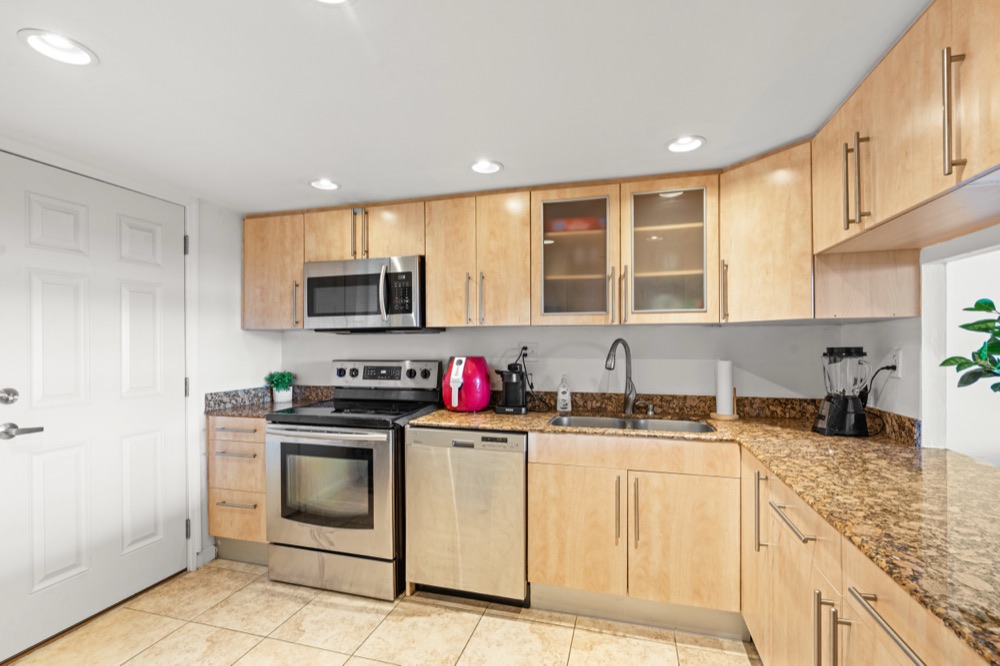 1170 ne 191st st 35, photograph 14