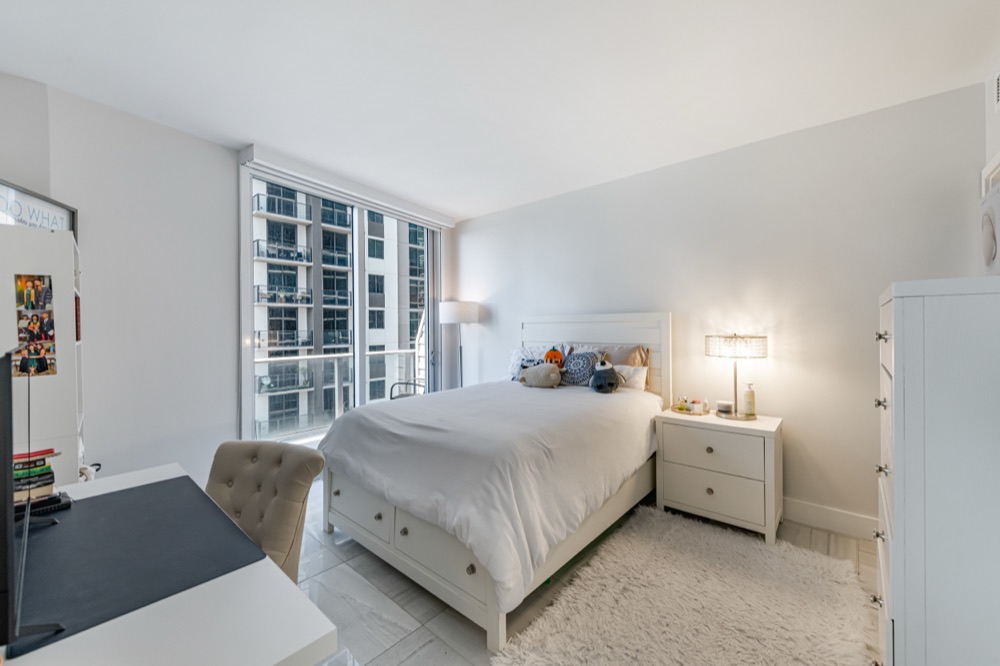 1010 sw 2nd ave 1608, photograph 14