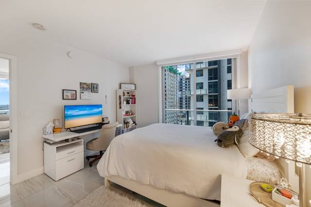 1010 sw 2nd ave 1608, photograph 15