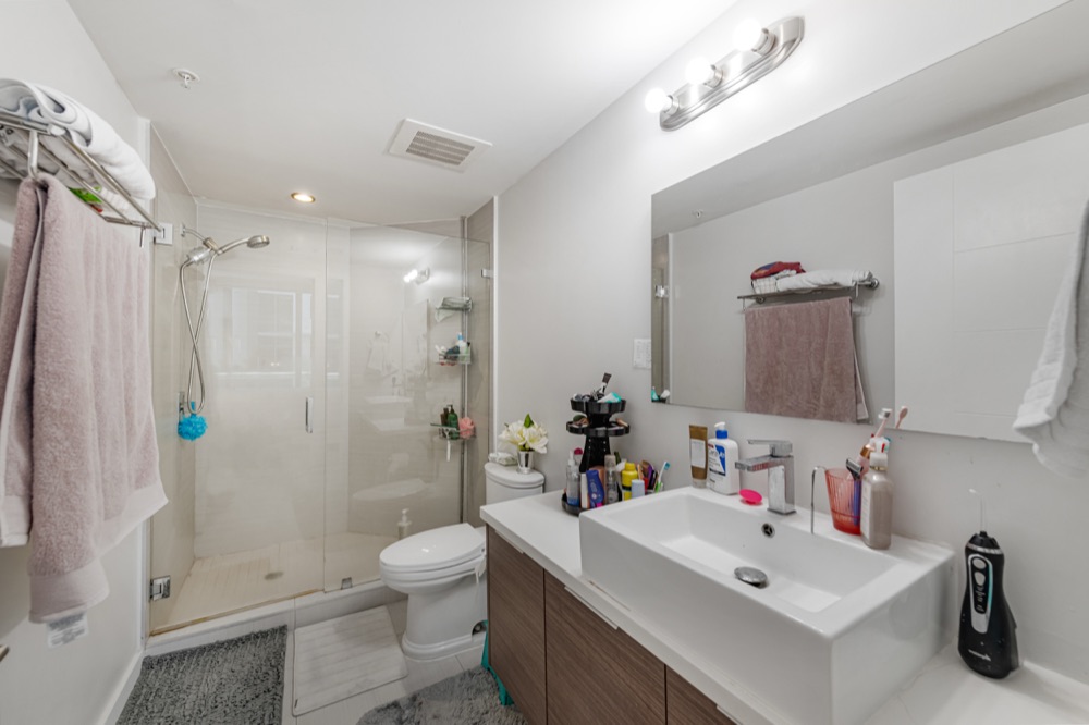 1010 sw 2nd ave 1608, photograph 16